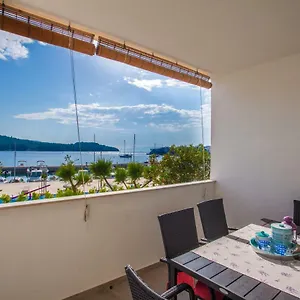 https://apartment-sara-cres.primorje-gorskikotar.com